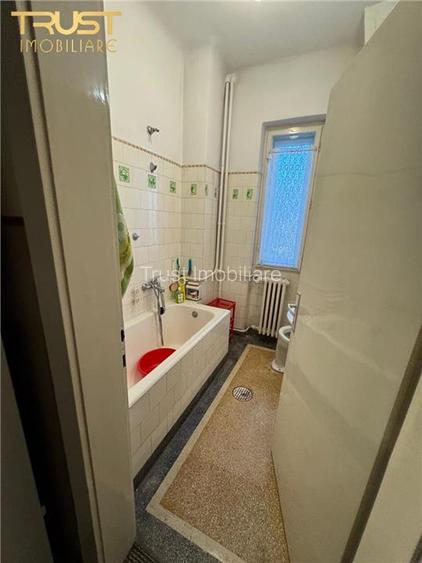 Casa cu 5 camere l 406 MP Teren l Garaj l Andrei Muresanu - 9