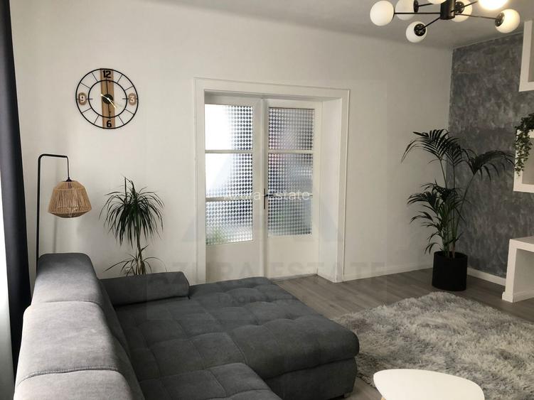 Casa renovata 250 mp utili si teren 935 mp in zona centrala Cisnadie - 2