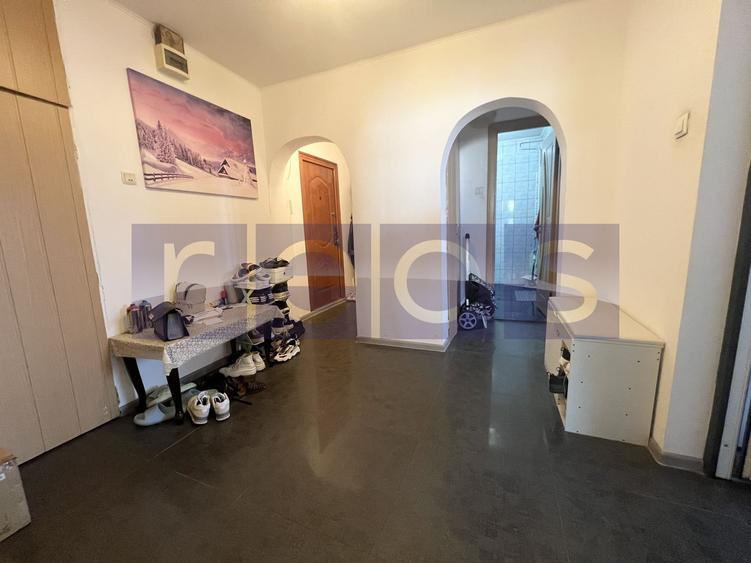 VANZARE 4 CAMERE | ETAJ 8/8 | VEDERE PANORAMICA | ZONA CRANGASI - 8