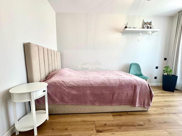 Vânzare  3 camere Grigorescu- -etaj 5/10-2 băi- parcare subter- terasa - 14