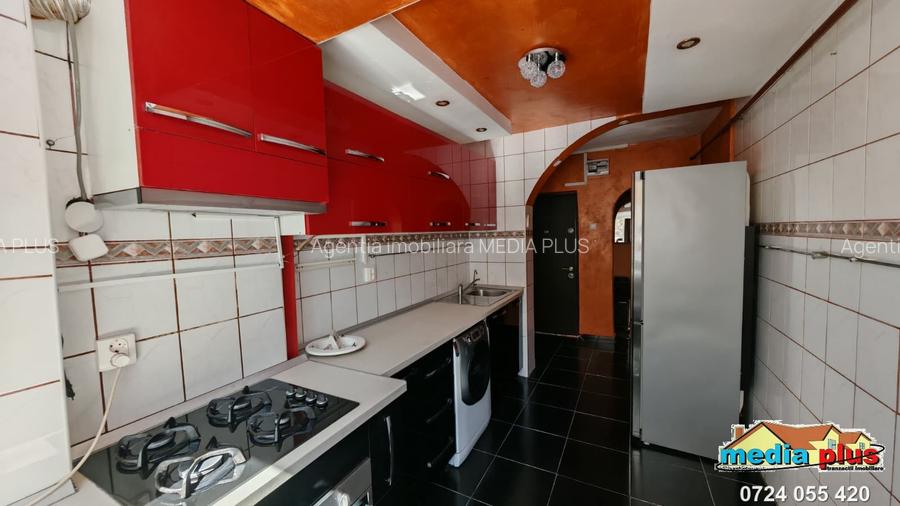 De vânzare – apartament 3 camere, Mazepa I, etaj 1 - 7