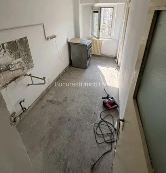 Garsoniera,Nerva Traian,Timpuri Noi,bl.1990,et.4/8,DECOMANDATA,Libera - 2