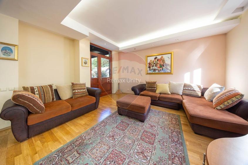 Vilă Moieciu, 375 mp util + teren 2.992 mp, View - Comision 0 - 57