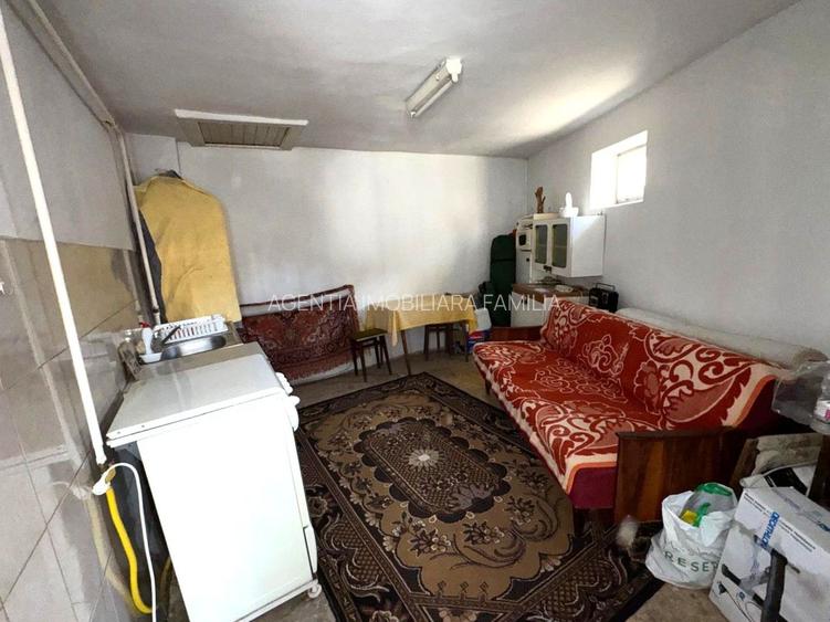 Casă cu arhitectură pragmatică în zona Port - 8