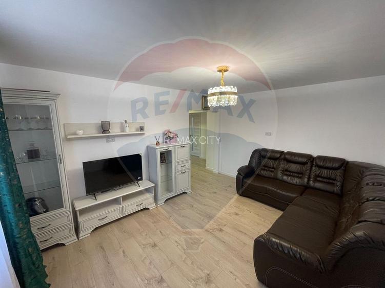 Apartament cu 3 camere de închiriat în zona Precista - 20