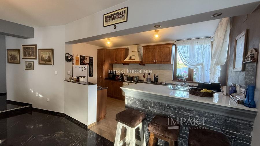 Vila deosebita cu 5 camere pe o strada privata in Borhanci - 4