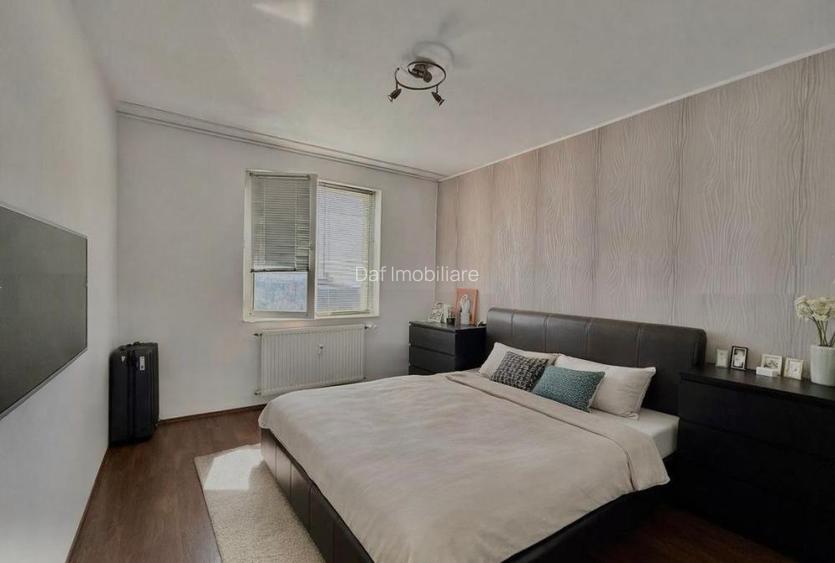 110000euro-Obor-3camere-70mp -bloc 1986 - 2