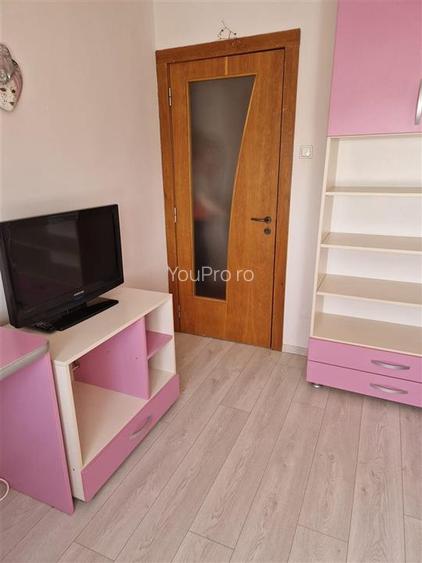 Dambovita 3 camere Decomandat etaj 4 - 18