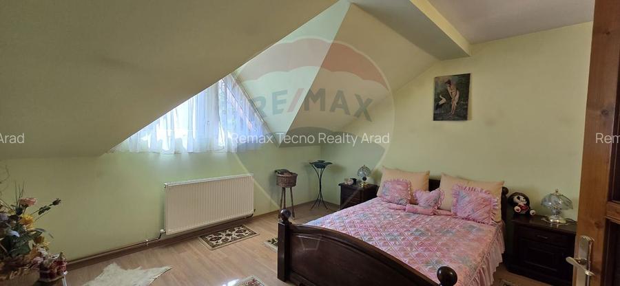 Casă cu etaj deosebită în Chișineu-Criș – un cămin creat cu suflet - 11