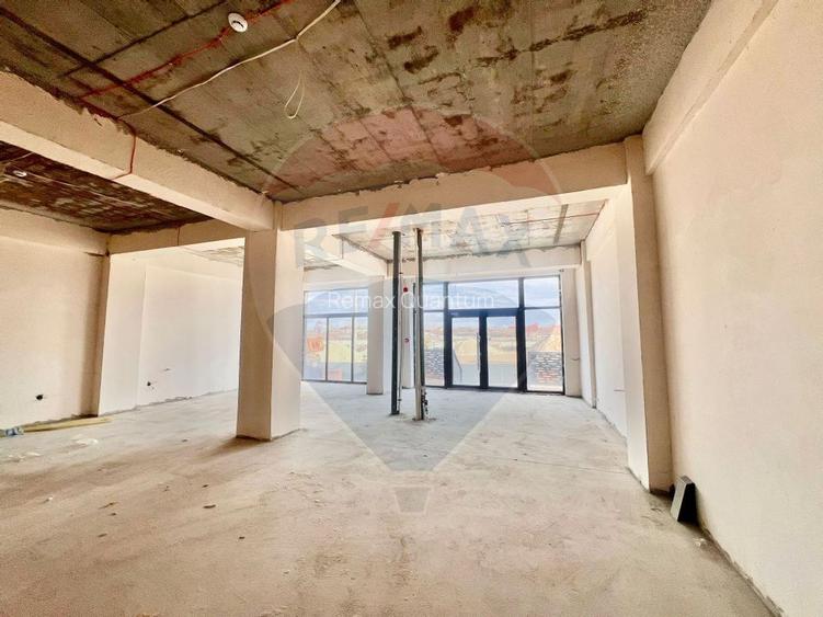De vânzare spațiu comercial 75,4mp,  str Rapsodiei langa BBSO - 6