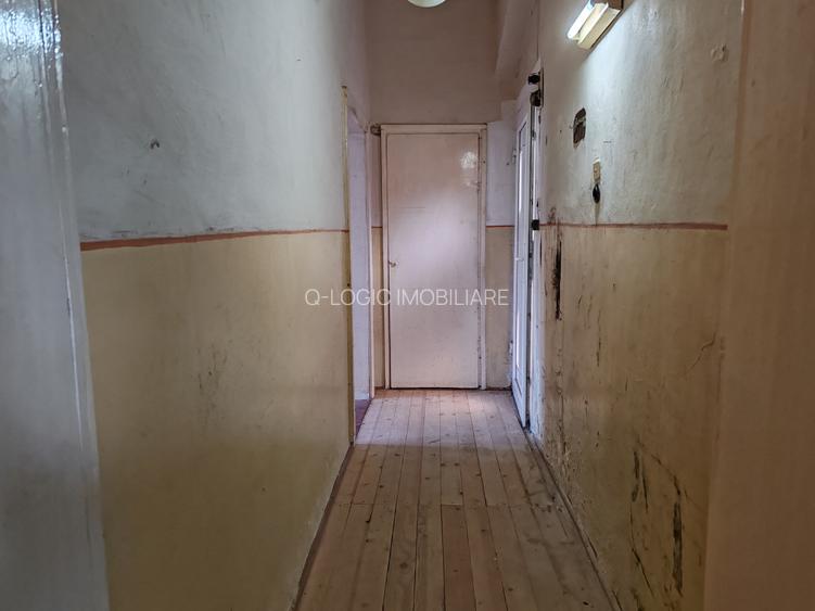 Garsoniera in casa, libera la vanzare zona Central - 8