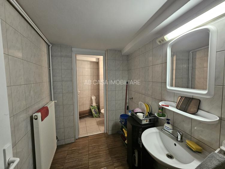 Imobil P+2E+M, cu spațiu comercial, zona Spitalul Județean, comision 0% - 23