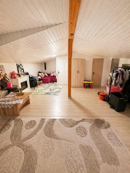 De vânzare apartament 4 camere + mansarda zona plantelor la cheie