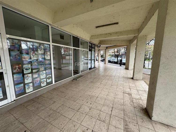 Sp comercial Teatru intersectie, zona 0, vitrina, 22 mp, pe colt - 3