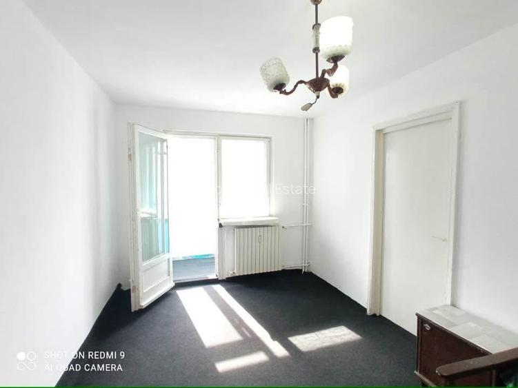 3 Camere Semidecomandat 45mp Zona Groapa- Școala 8 - 5