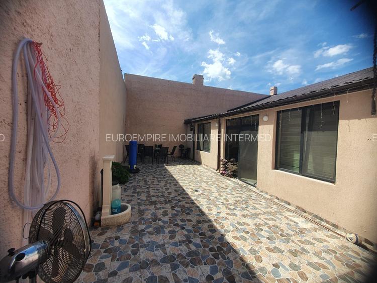 Casa de vanzare cu 4 camere, zona TOMIS II - 16