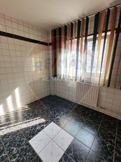Apartament 3 camere - zona bine conectata - 6