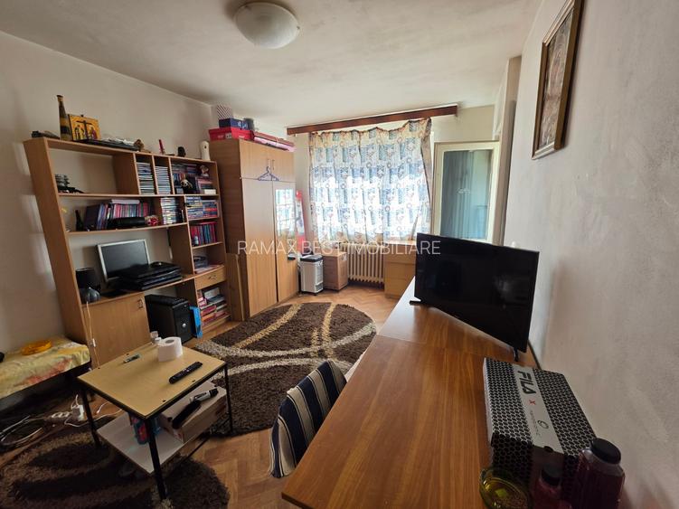 1 Decembrie 1918, Trapezului intersectie Prevederii, 3 minute metrou - 11