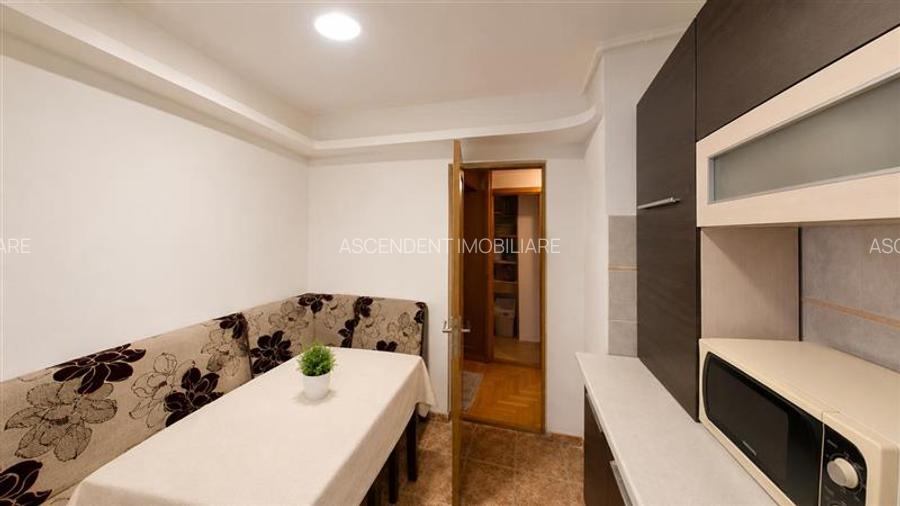 Decomandat, blocurile cu coloana, Central, Grivitei.-. Onix, Brasov - 2