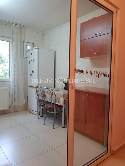 Inchiriere apart 3 camere, 2 bai, etaj 1 din 4, vis-a-vis de Grand Arena - 9