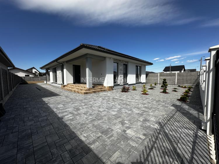 Casa NOUA 4 camere 2 bai Dresing Terasa Panouri Teren 550 mp Finisata la Cheie - 5