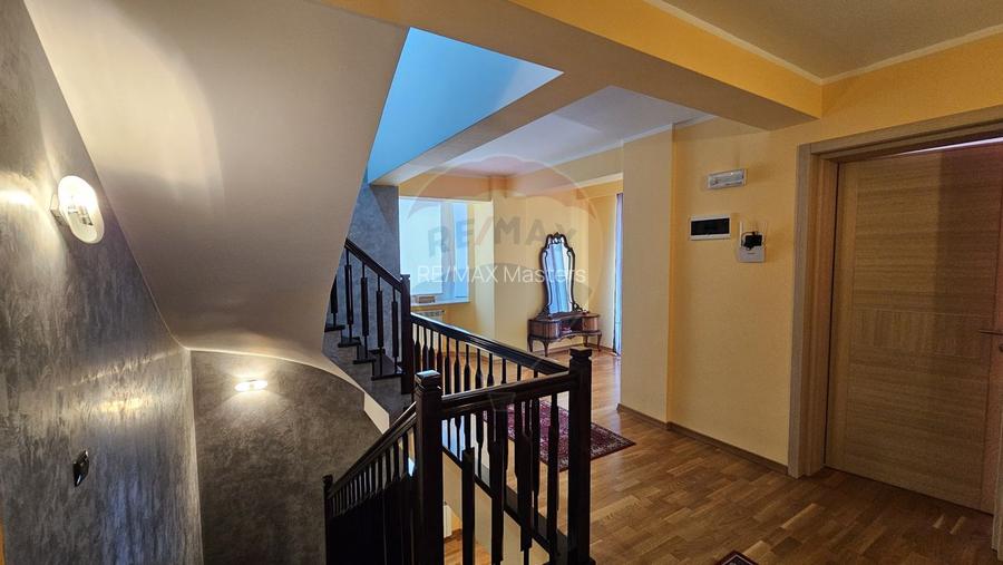 Casă / Vilă de lux cu 8 camere de vânzare in Obcini, Suceava - 30