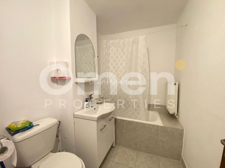 Apartament spatios cu 4 camere decoamndat, zona Republicii - 14