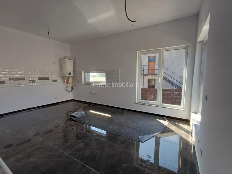 Casă de vânzare în MIROSLAVA , 4 camere - 8