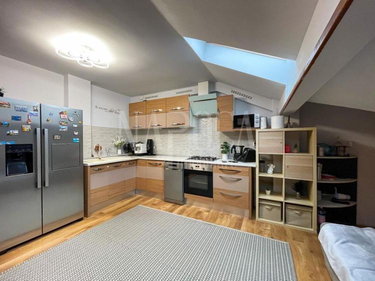 Apartament 3 camere de vanzare in Floresti