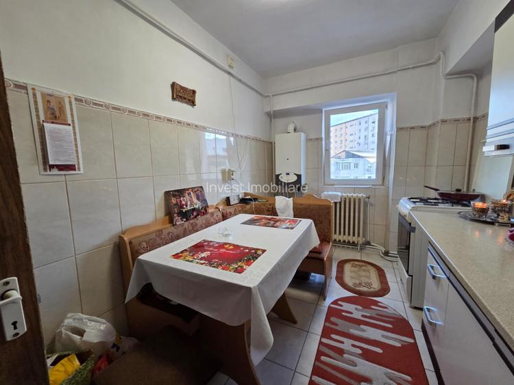 DE VANZARE-APARTAMENT 4 CAMERE-DECOMANDAT-DACIA - 7