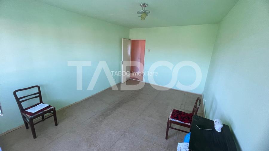 Apartament de vanzare 2 camere cu vedere la munte etaj 4 Vasile Aaron - 3