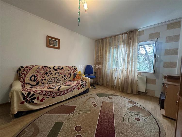 Inchiriere Apartament cu 2 camere Decomandat Nicolina - 3