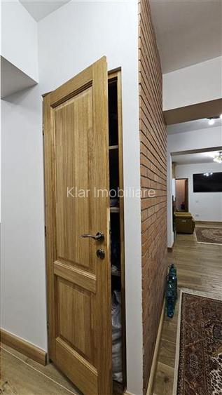 Casa renovata 200mp pe 2 niveluri,parcare, curte cu foisor,Centru, zona str. Par - 22