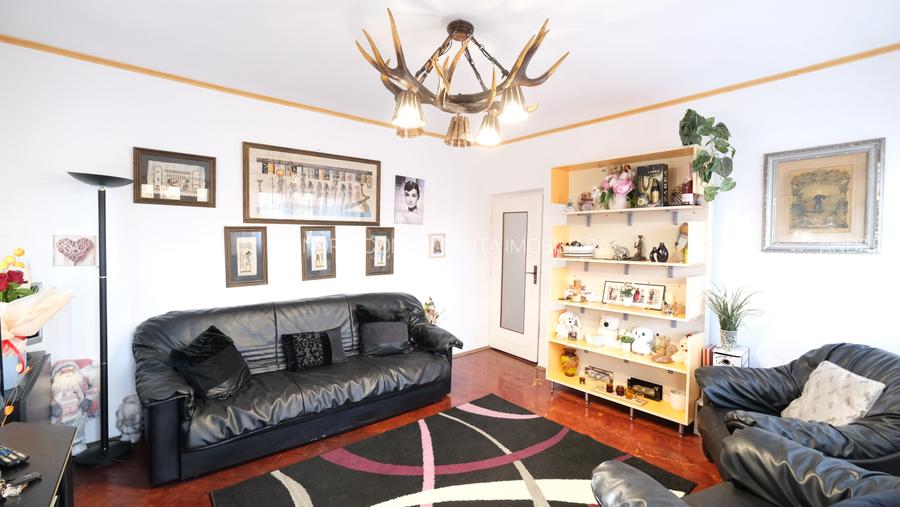 Vanzare casa D+P+1+pod si 519 mp teren in Piatra Neamt compusa din 2 apartamente - 3