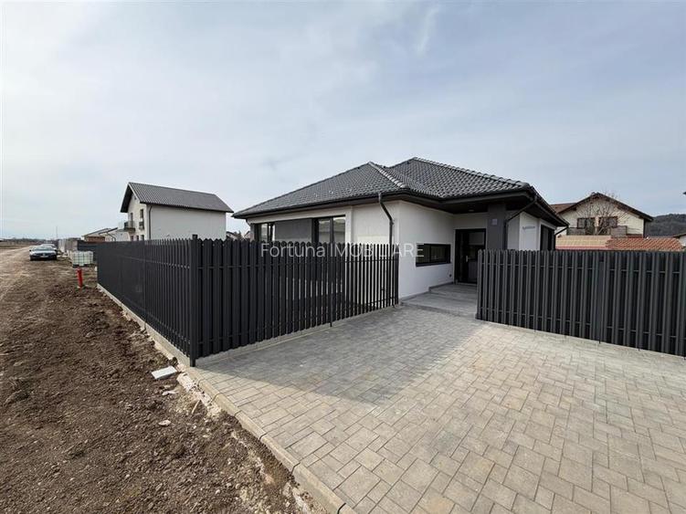 Casa noua individuala pe parter in Sanpetru, 220.000 euro.COMISION 0% - 11