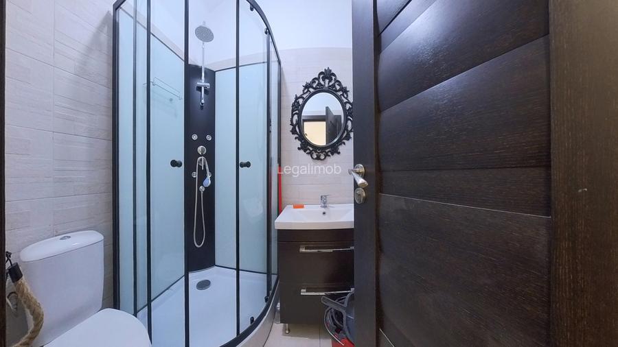 Apartament  la casa, centrul istoric - format din 2 garsoniere - 4
