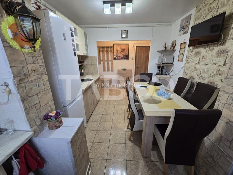 Apartament decomandat 3 camere balcon pivnita lift Vasile Aaron Sibiu - 7
