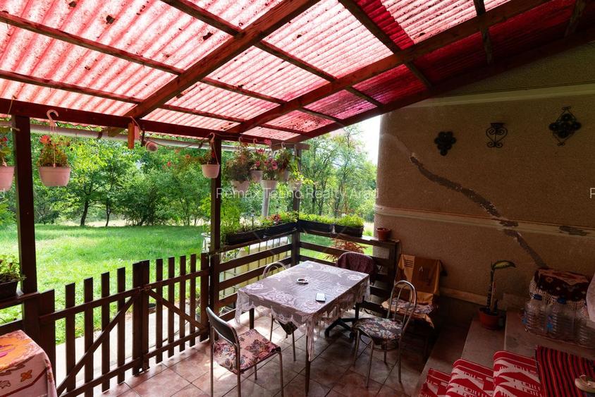 Casă / Vilă cu 3 camere de vânzare - 38