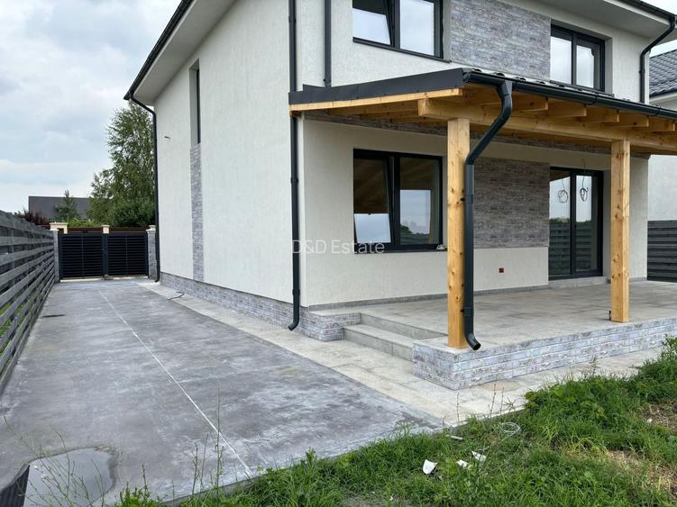 Vilă modernă cu teren generos – lângă Paradisul Verde - 2