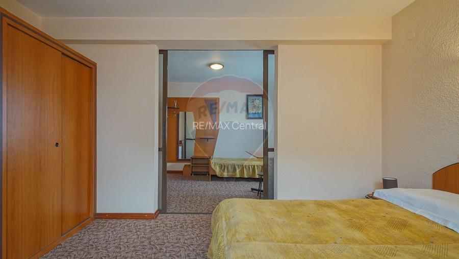 Comision 0 %! Pensiune cu 12 camere de vânzare, str. De Mijloc! - 25