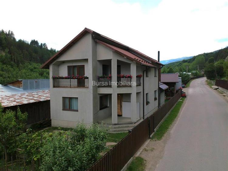 CASA DE VANZARE ZONA MONTANA - 2