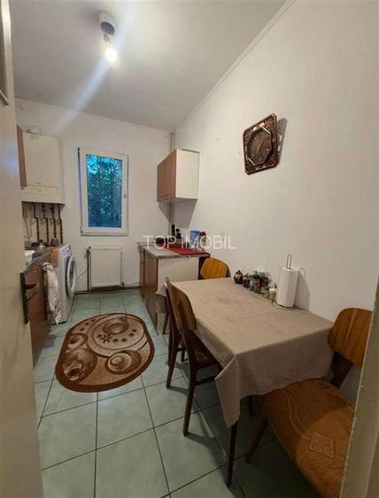 Etaj 1, fara risc, 3 camere semidecomandat bulevardul Tutora - 7