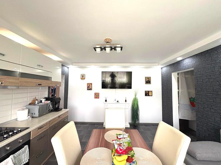 Apartament 2 camere 50mp zona Sf Vineri ultrafinisat mobilat - 2