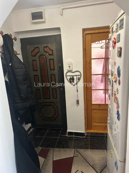 Vând apartament semidecomandat etaj4 mobilat și utilat preț 54500 euro - 2