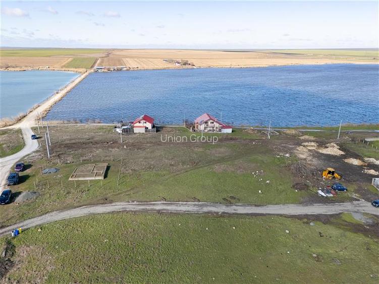 Teren Intravilan 2380 mp Langa Lac, Corbu - 2