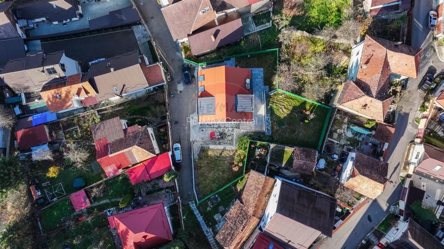 Armonie între tradiție și modernitate – Vilă contemporană în Brasov - 33