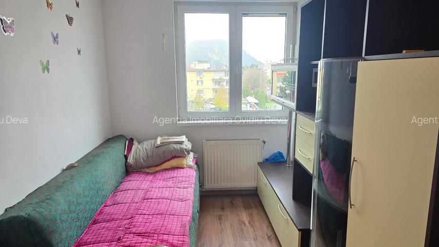 Vand apartament 3 camere in Deva, zona Piata Victoriei, etaj 3, mobilat - 10