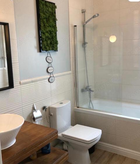 Vând apartament cu 3 camere bloc nou Aradului