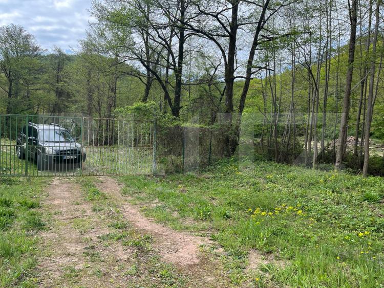 Se vinde proiect turistic inclus A-Frame, priveliste de vis  pe malul raului