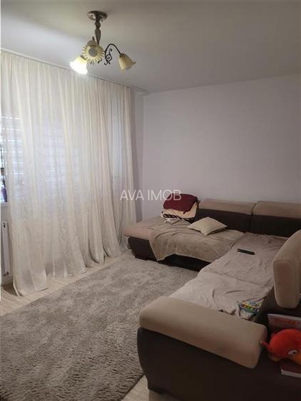 Apartament 3 camere ,zona Cora - 3